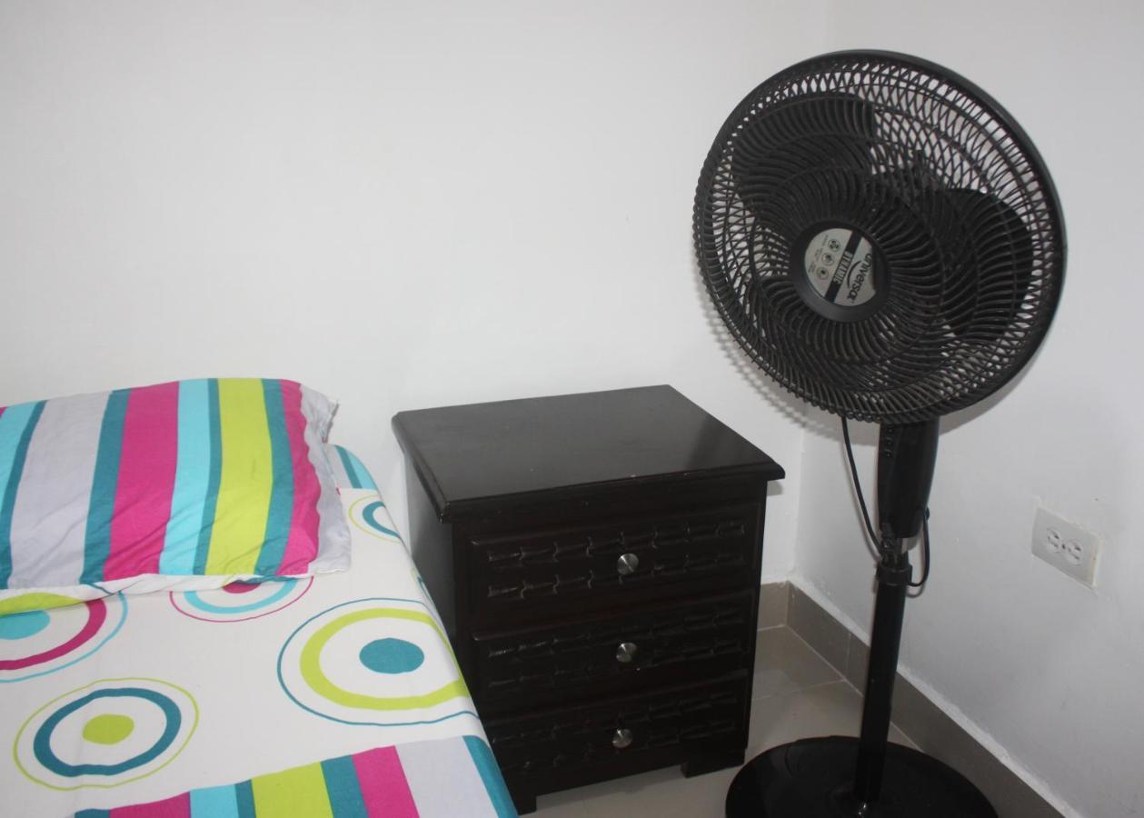 Apartamentos Excelente Ubicacion Медельїн Екстер'єр фото