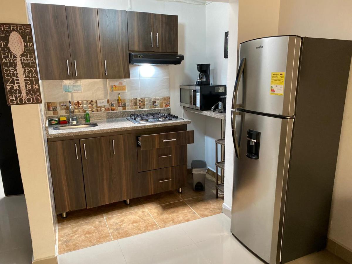 Apartamentos Excelente Ubicacion Медельїн Екстер'єр фото