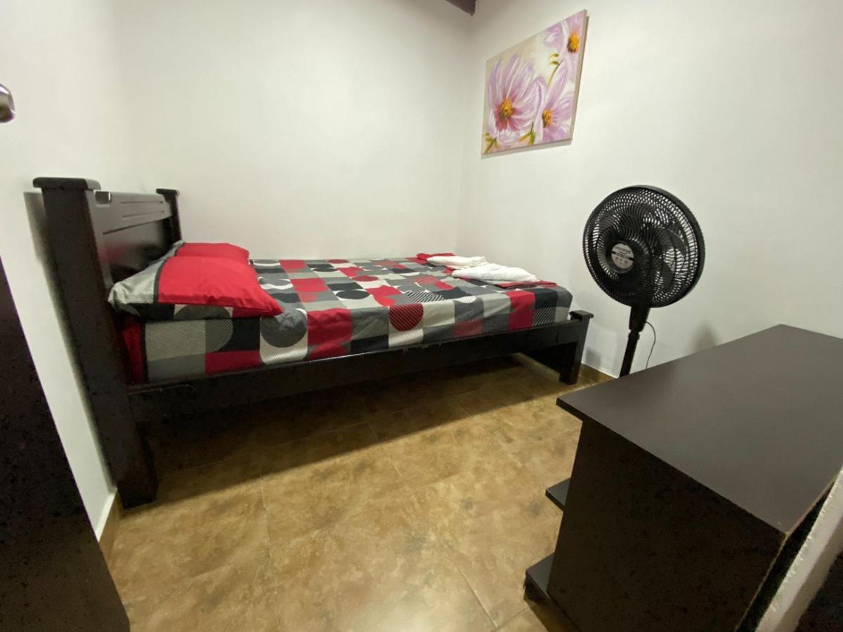 Apartamentos Excelente Ubicacion Медельїн Екстер'єр фото